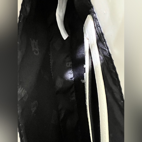 Steve Madden White Half Moon Crescent Chain Accent Y2K Shoulder Purse - Picture 6 of 14